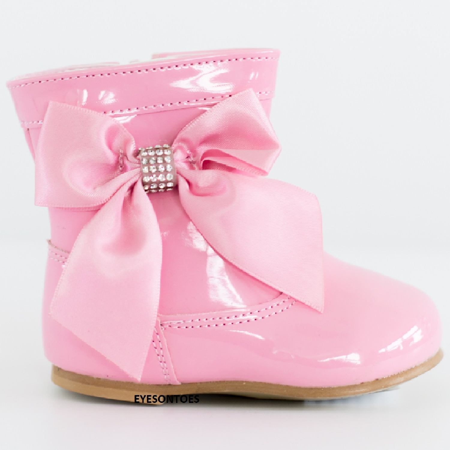 summer sandals with covered toes